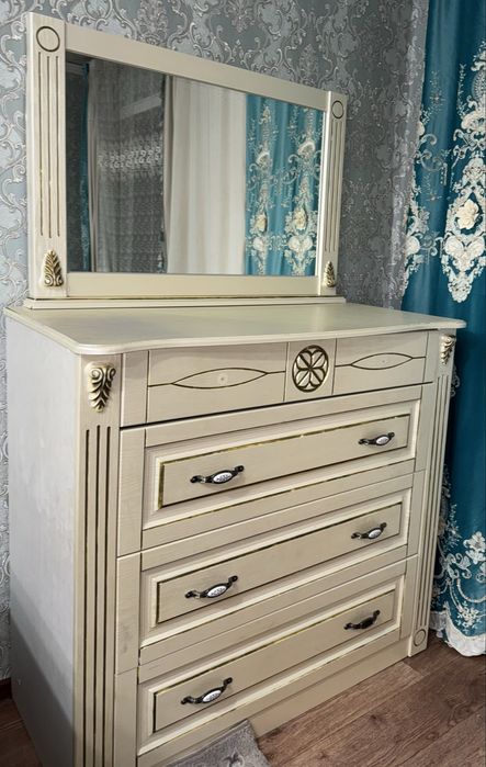 Спальный гарнитур