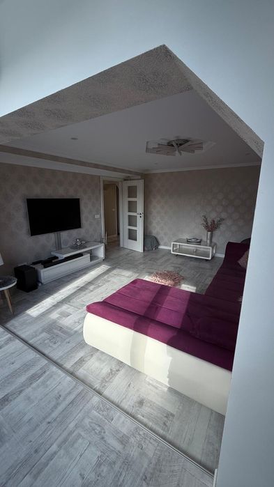 Vand apartament  3 camere decomandat utilat si mobilat