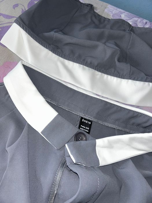 Сив комплект от две части