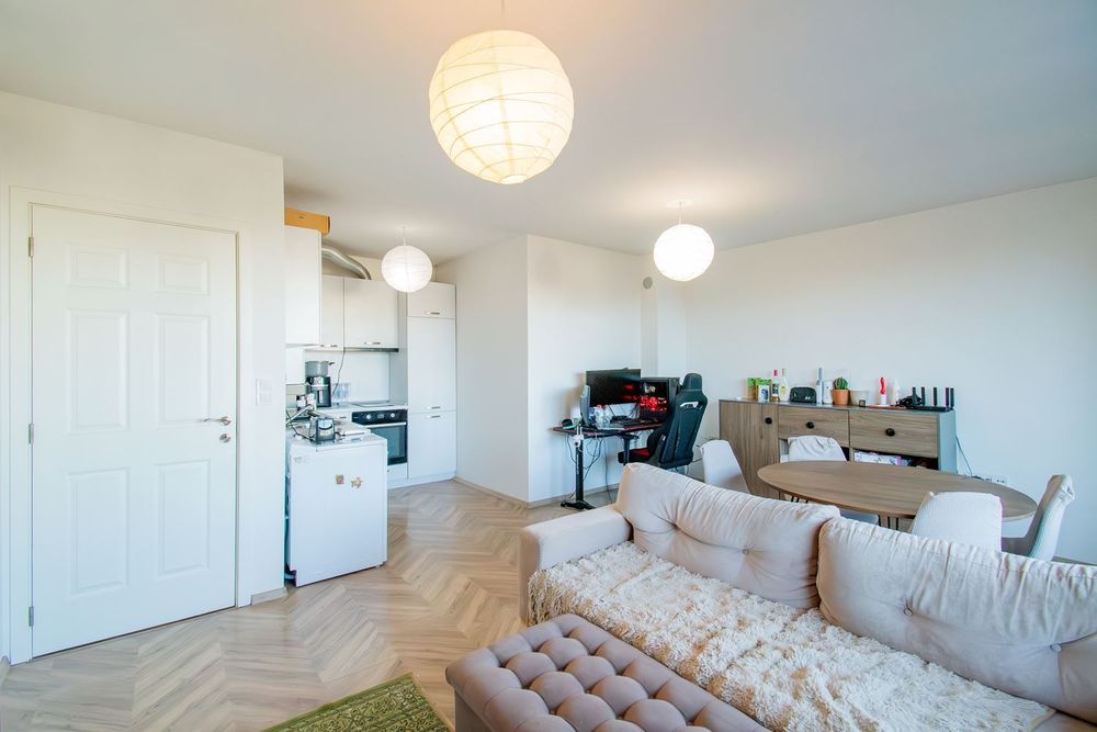 Дава се под наем Двустаен апартамент в София, Манастирски ливади - 80 кв.м за 648.21 € - Снимка #1