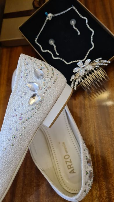 Платье + украшения + балеринки