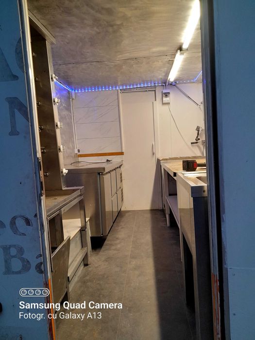 Fast food Mercedes mb 100