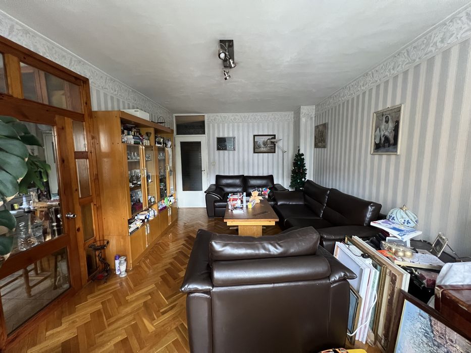 Дава се под наем Тристаен апартамент в Перник, Васил Левски - 95 кв.м за 459 € - Снимка #9