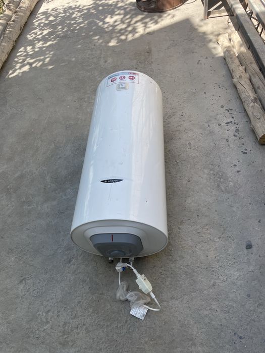 Электрический водонагреватель Аристон