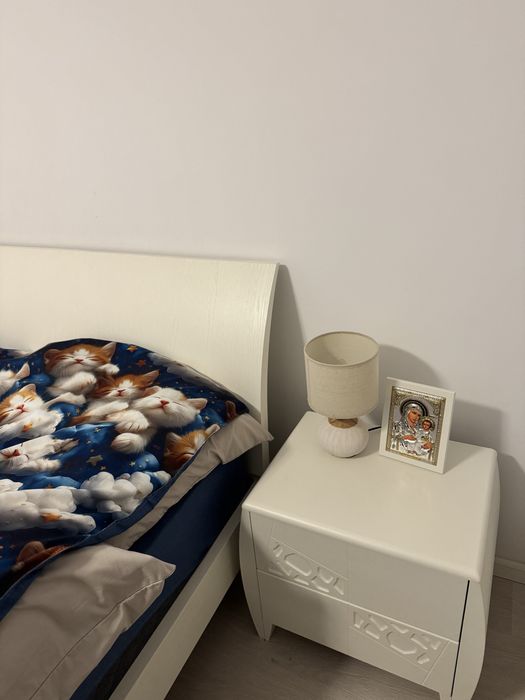 Dormitor lemn masiv ( achizitionat din Italia ) saltea inclusa noua **