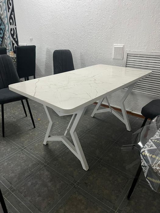 Стол разм 160/90, 8 шт стулья