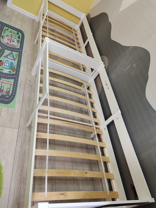 Детские кровати  2 штук