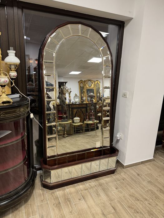 Oglinda decorativa cu jardiniera - lemn si sticla fazetata