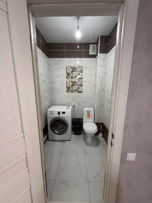 Сдам 2ком кв 87кв, 8 школа!