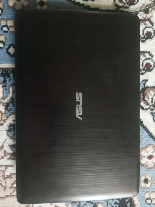 Kompyuter noutbuk Asus