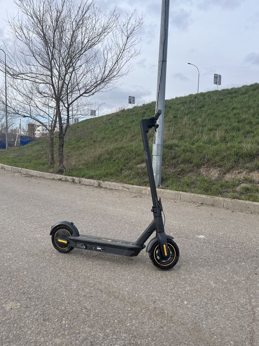 Электросамокат Ninebot KickScooter Max G30