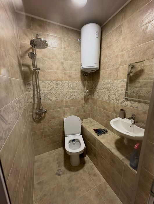 Отдавам под наем самостоятелен етаж за бизнес дейност