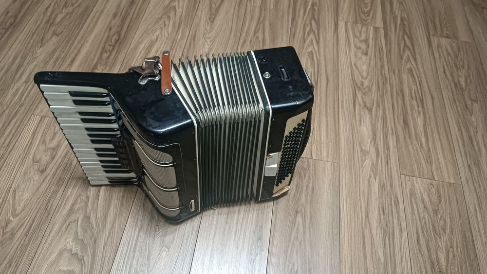 Продам Аккордеон