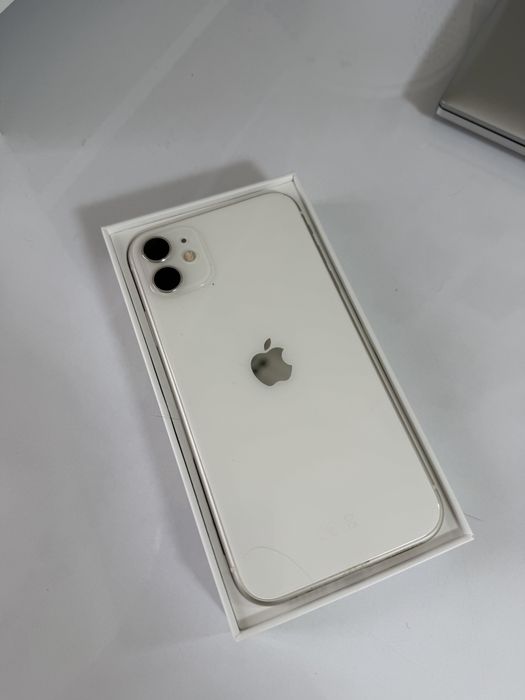 iPhone 11 Белый 128гб