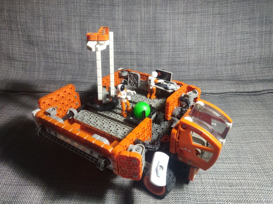 Мобильная лаборатория VEX Explorers от HEXBUG