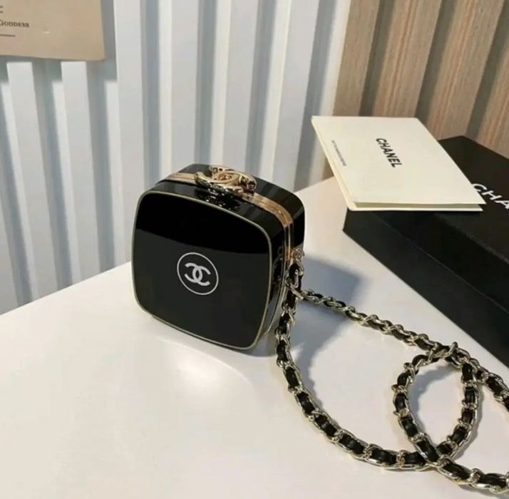 CHANEL чанта мини