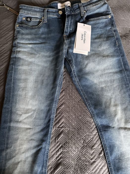 Blugi Calvin Klein noi