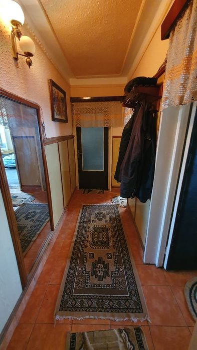 Vând apartament 4 camere - Pascani, zona Vale