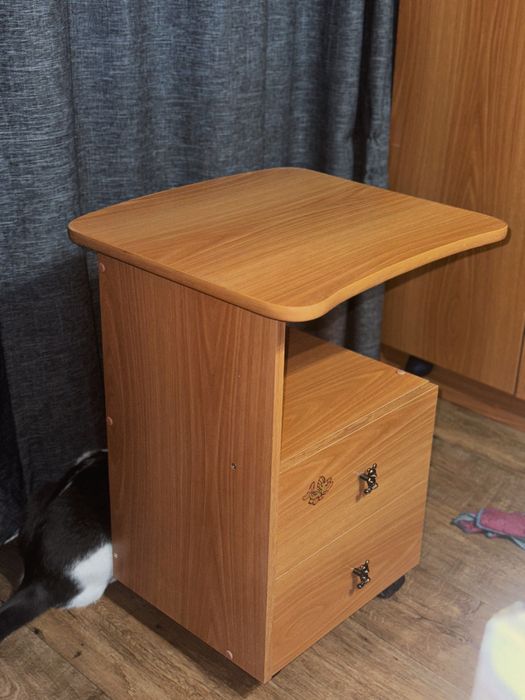 Тумба на колесиках