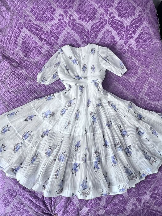 Красивое платье 46 размера (М)