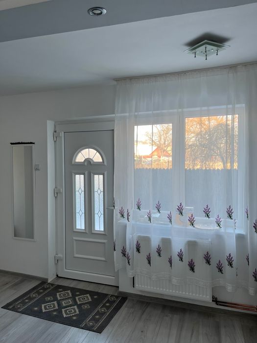 Inchiriez CASA+curte