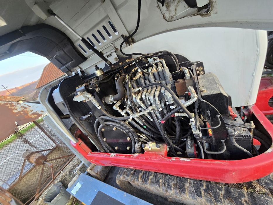 Vând miniexcavator takeuchi tb230 plus trailer