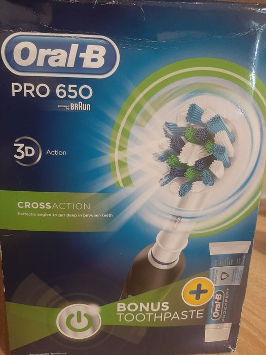 Periuță de dinți electrică Oral-B Pro 650 CrossAction Nouă