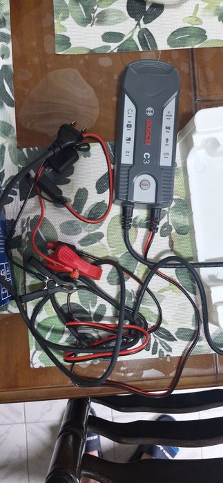 Чисто ново зарядно устройство BOSCH.