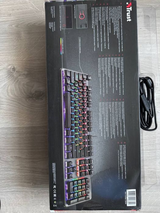 Продавам механична геймърска клавиатура Trust GXT Asta