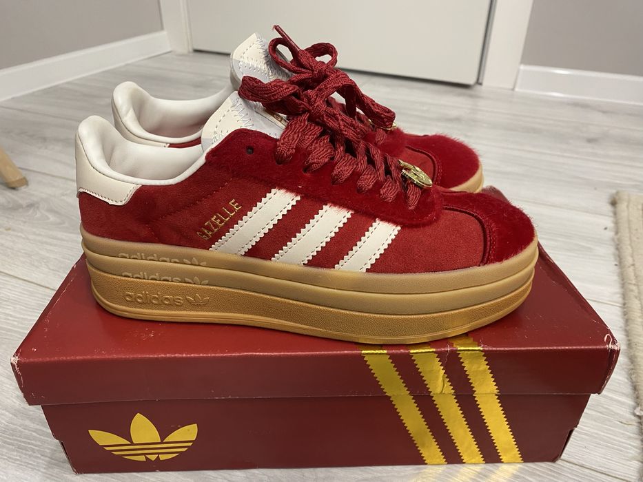 Продам кроссовки спортивные