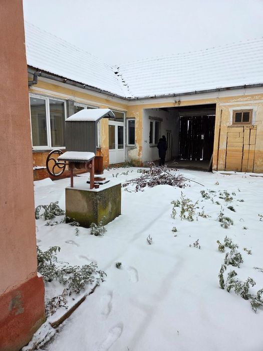Vând casă în Chesint