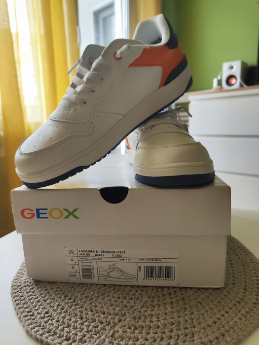 Нови сникърси Geox Respira