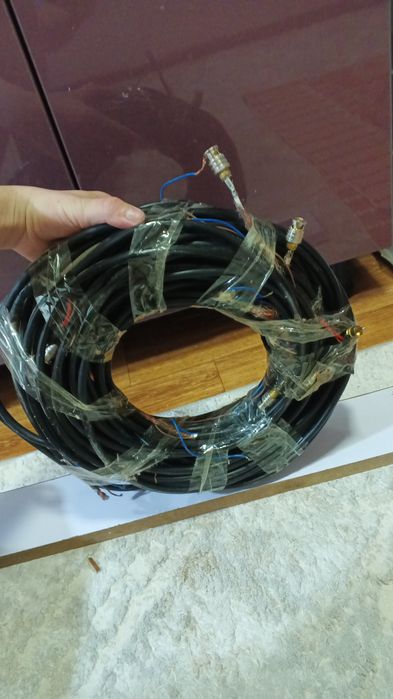 Kamera uchun ishlatiladigan kabel sotiladi.