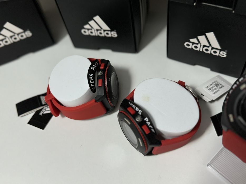 Adidas Spring Red часовник