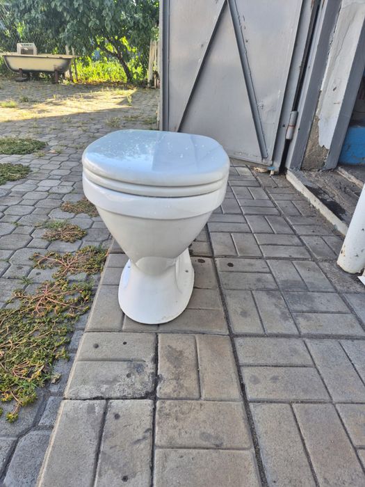 Продам унитаз б/у
