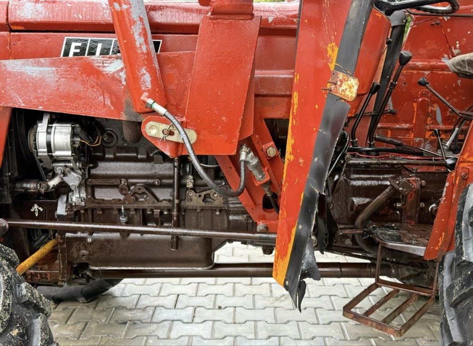 Încărcător frontal pt tractor Fiat/ UTB 445,540,640,683,550 incarcator