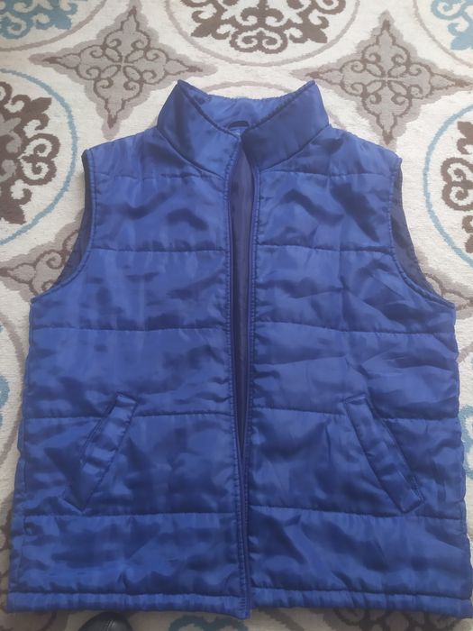 Безрукавка лёгкая теплая