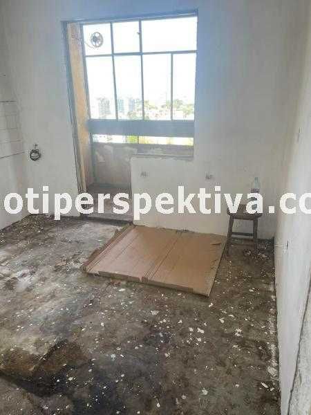 Продава се Тристаен апартамент в Пловдив, Христо Смирненски - 100 кв.м за 1090 €/кв.м - Снимка #6