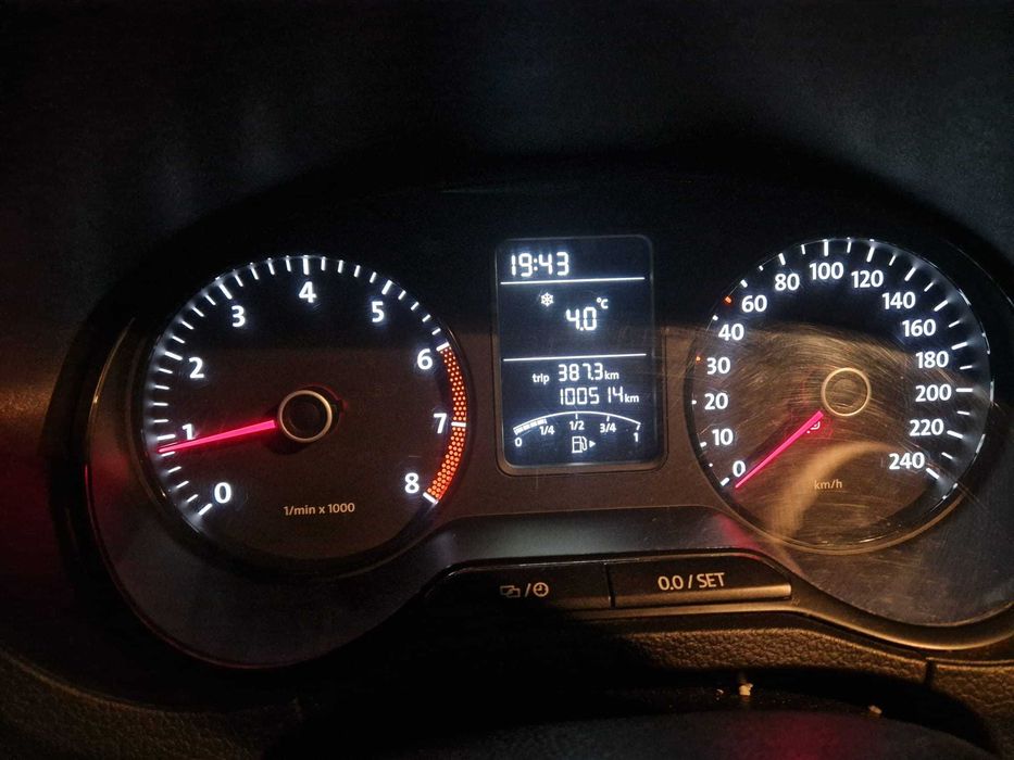 Vând Volkswagen Polo 6R