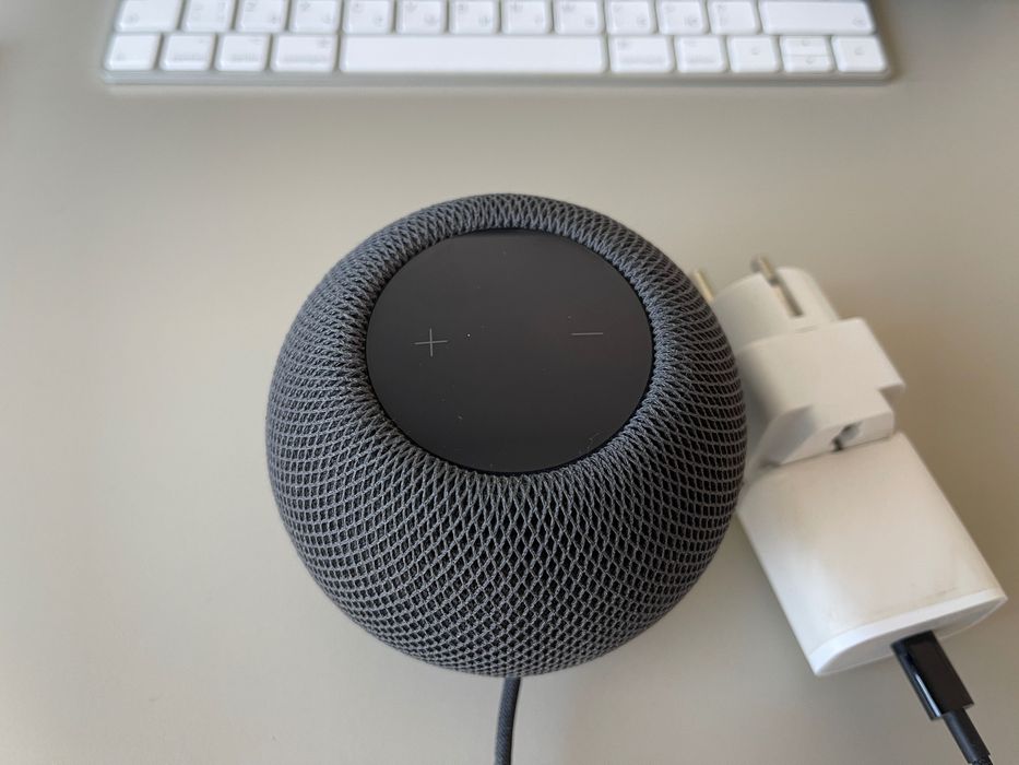 Vând Apple HomePod mini, negru.