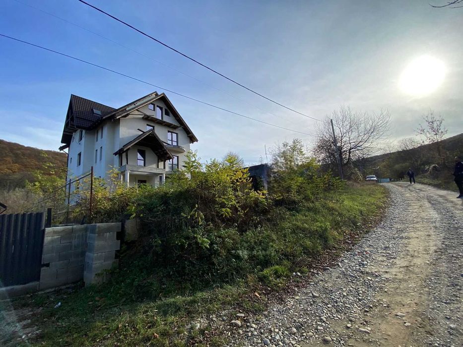 Casă la Roșu de Vânzare Gârleni de Sus (Bacău) cu teren 2290mp