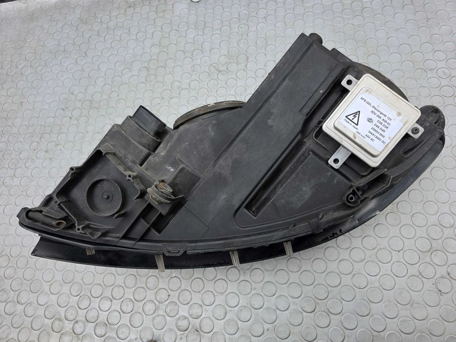 Десен фар за VW Passat CC Ксенон - Facelift