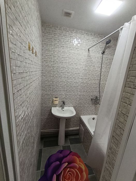 Шошилинг,Мустахкам дом 1хонали 43кв,3-кават гранит фасад,лифт,пачка уй