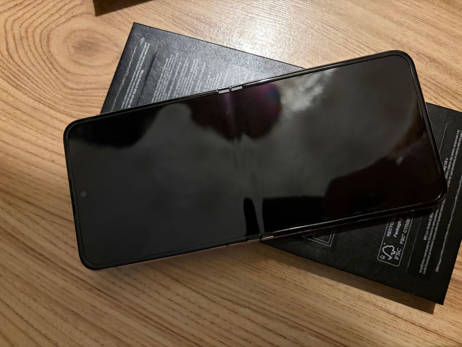 Samsung Galaxy Z flip 5 512gb Lavender