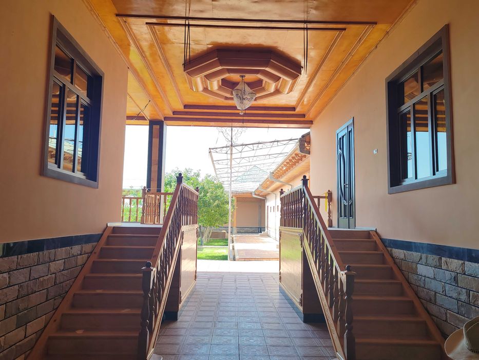 СРОЧНО !!! Ховли сотилади. 12 сотих, 2 кават