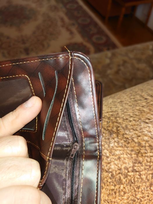 Portofel nou (fără eticheta)