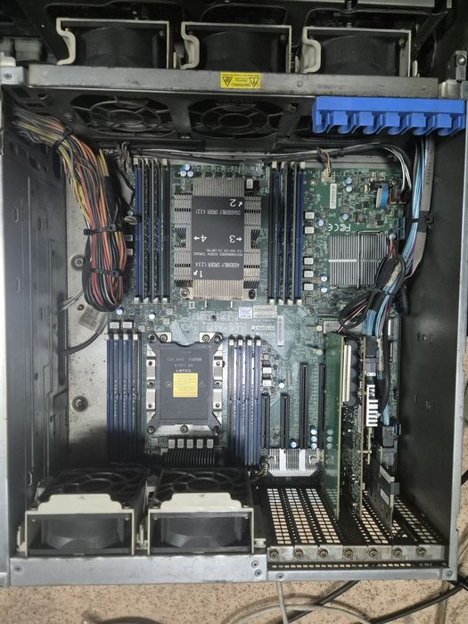 Сервер Supermicro на 16 дисков