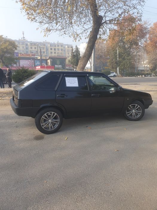 В продаже ваз 2109 лада чёрный перламутр