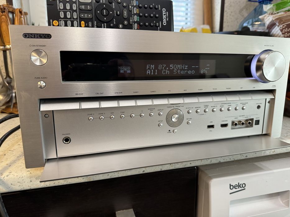 Onkyo TX-NR818 качествен ресивър