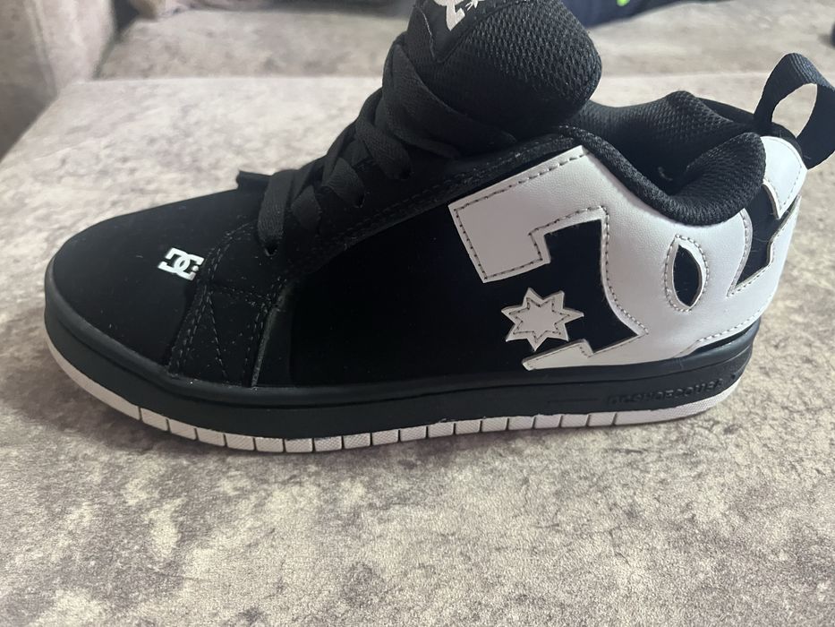 Весенние кроссовки